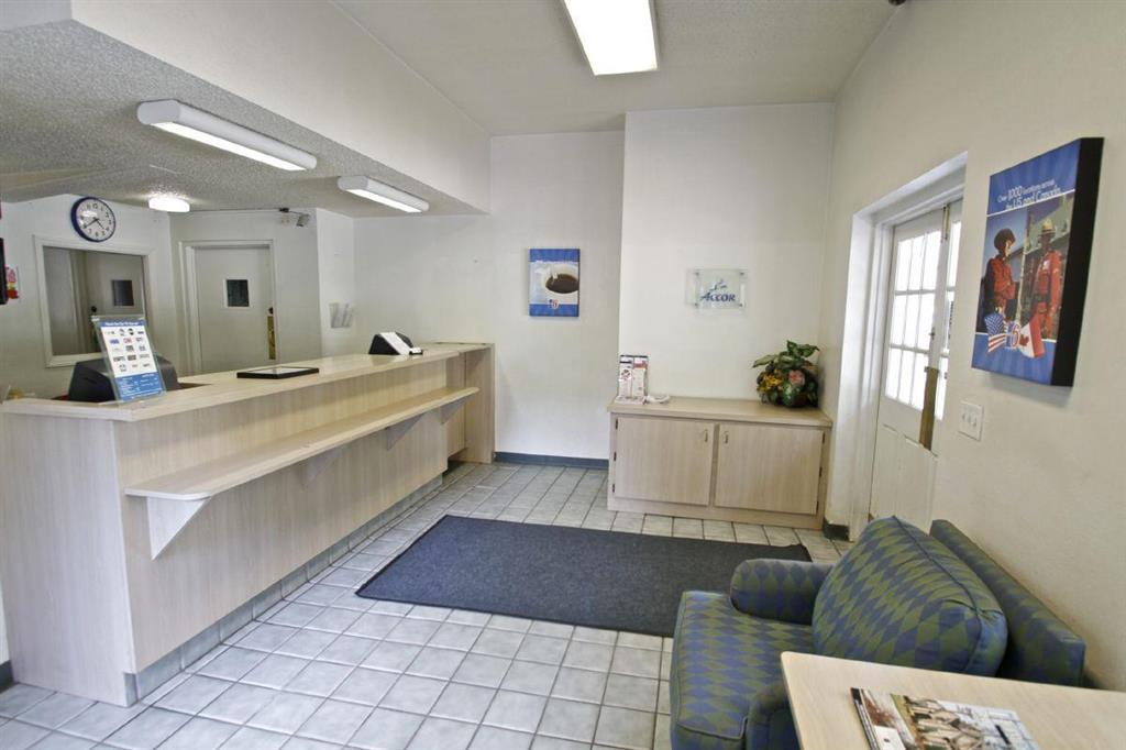 Motel 6-Raleigh, Nc - 캐리 내부 사진