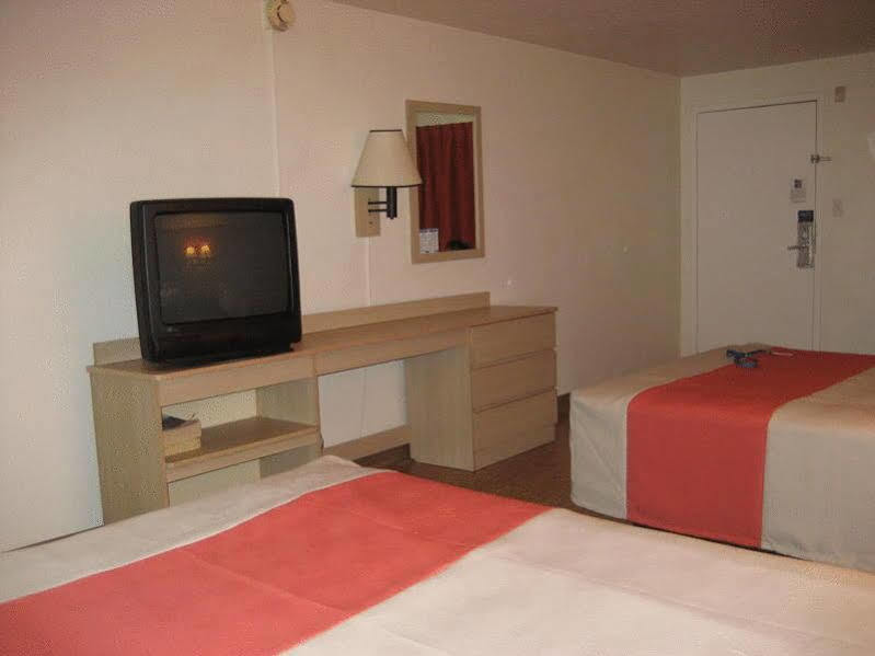 Motel 6-Raleigh, Nc - 캐리 외부 사진